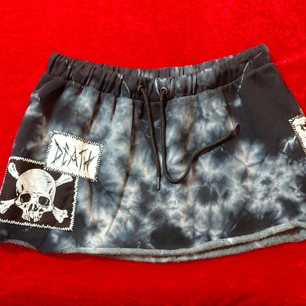 DOLLSKILL XXL OMINOUS PRELUDE MINI SKIRT TIE/DYED DESIGN